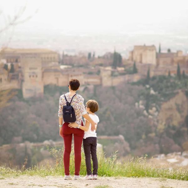 Guías oficiales de Granada y visitas a la Alhambra guiadas